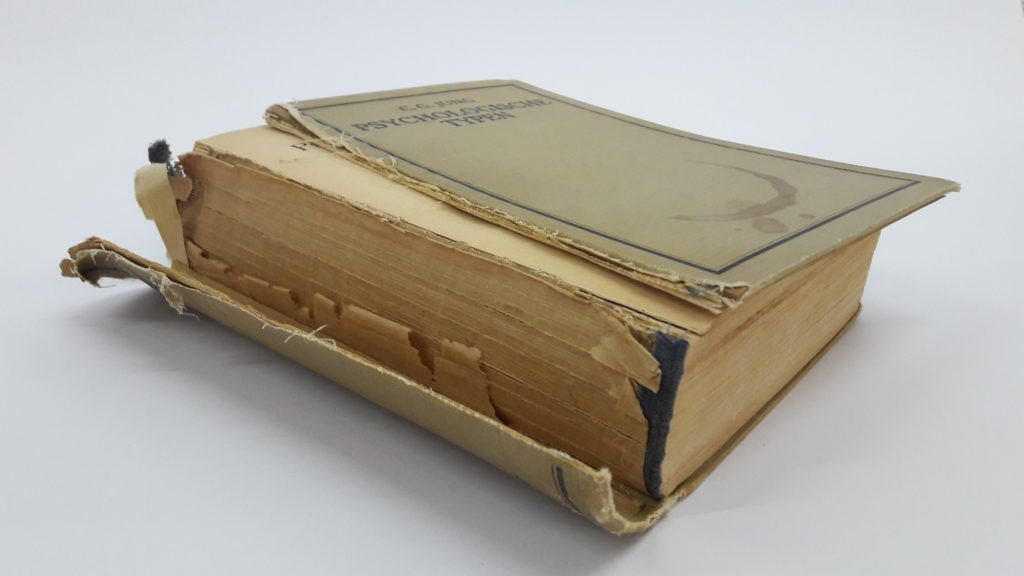 KURS: „1 Tag – Buchreparaturen“