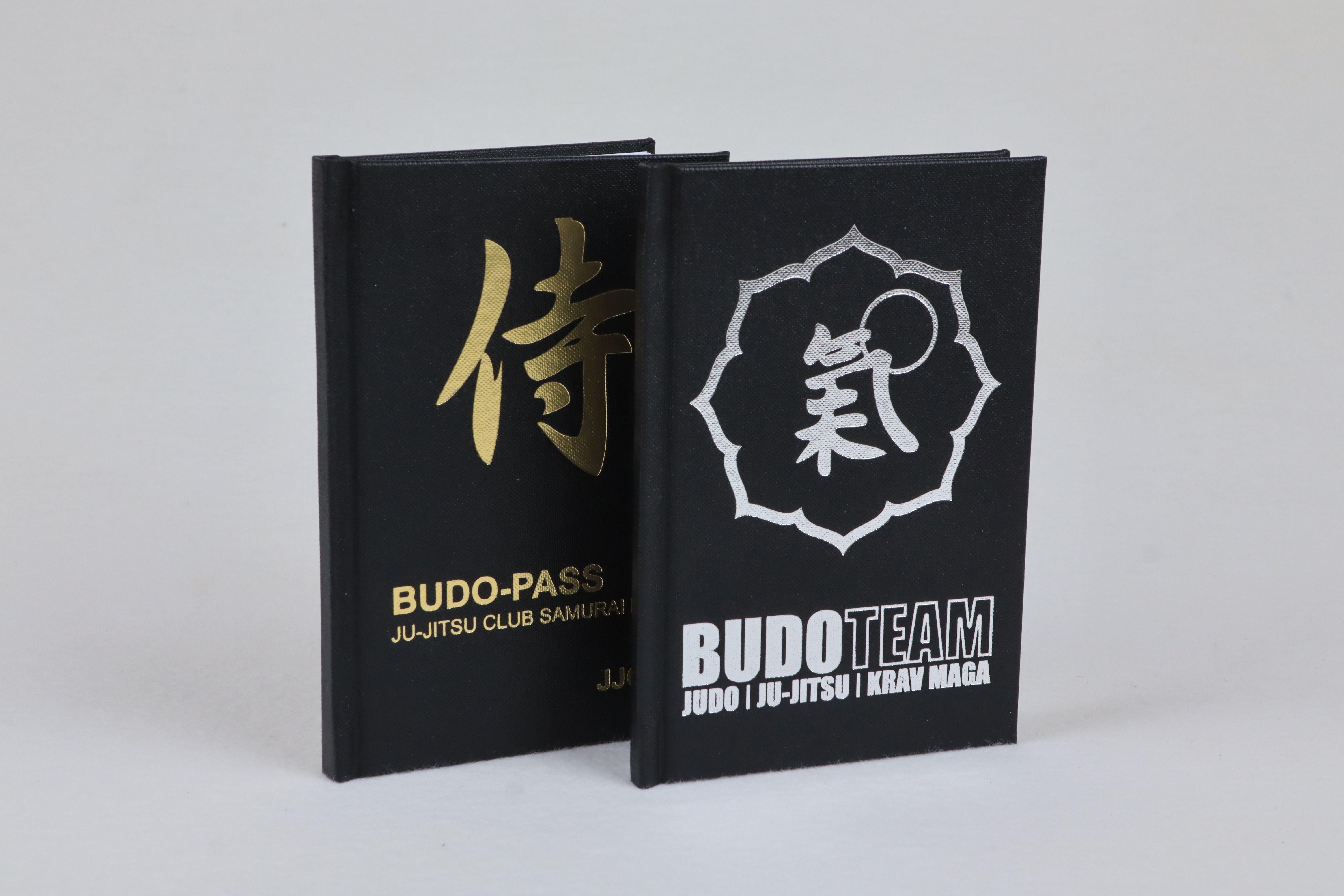 Kursbuch für unterschiedliche Vereine