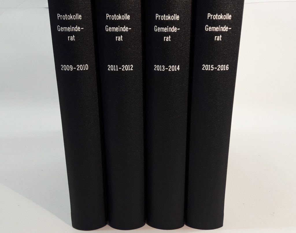 Protokolle und Jahresrechnungen einbinden